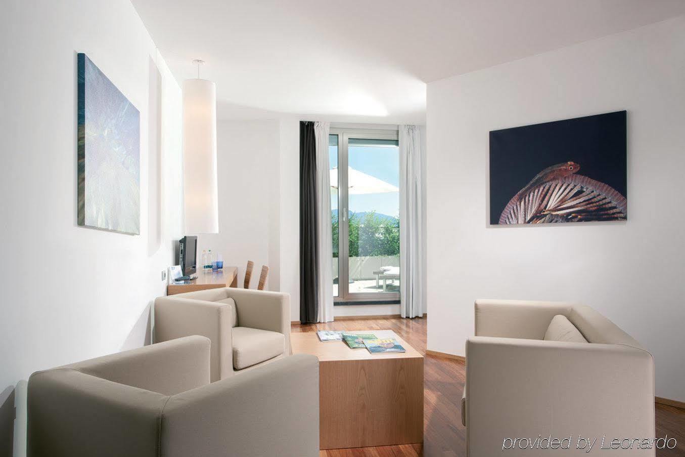 Sea Art Hotel Vado Ligure Exteriör bild